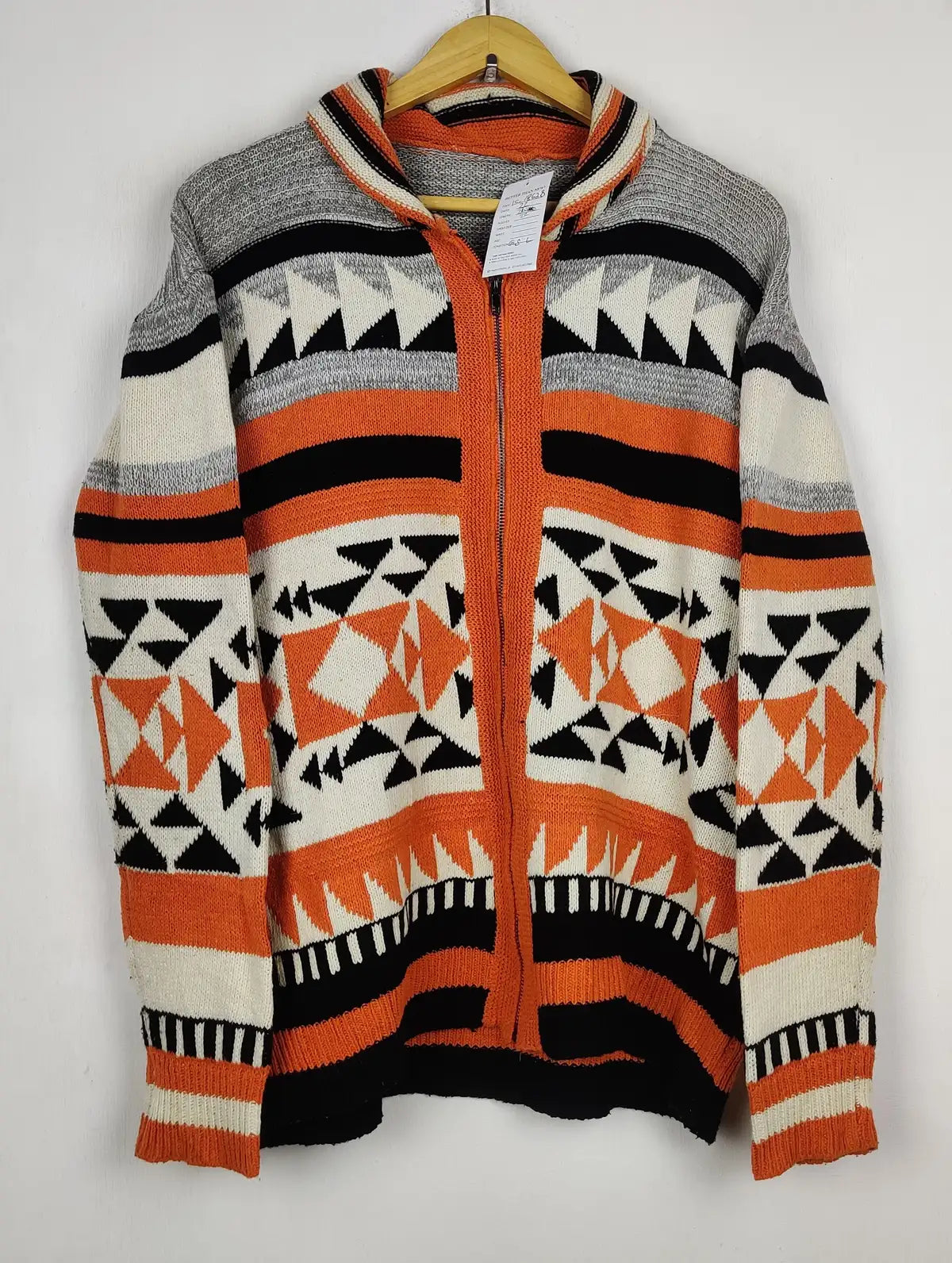 Buy online pre-used pre-loved 100% authentic & Original branded Unknown Brand (LS-18628) available in Pakistan. Top international brands avilable.