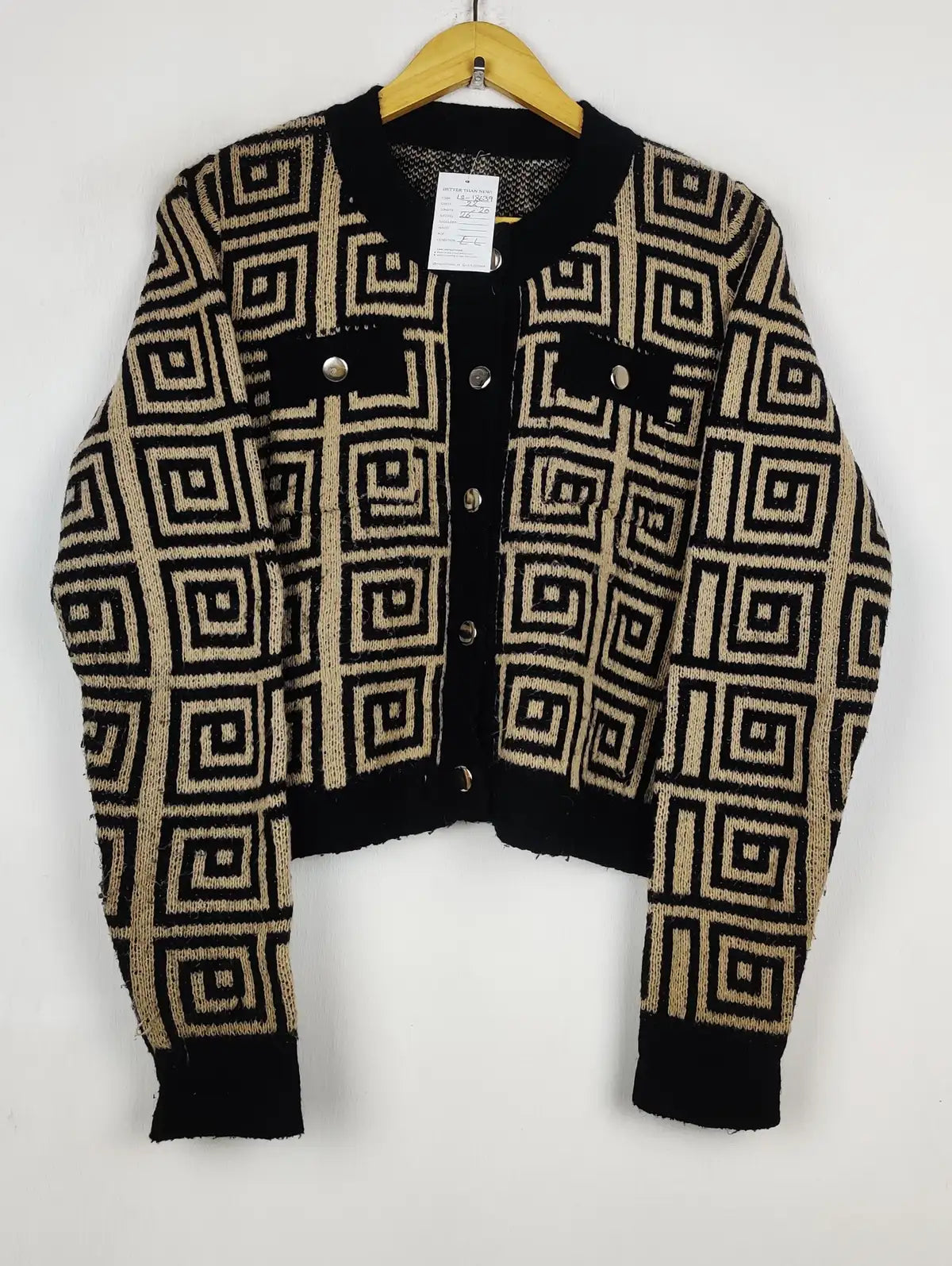 Buy online pre-used pre-loved 100% authentic & Original branded Unknown Brand (LS-18639) available in Pakistan. Top international brands avilable.
