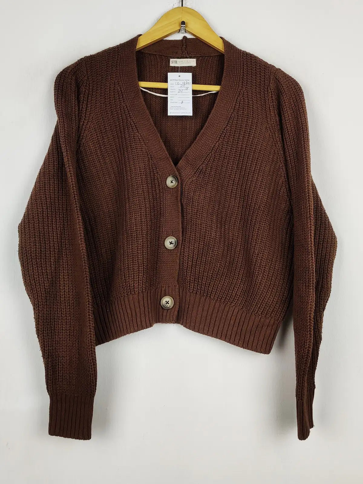 Buy online pre-used pre-loved 100% authentic & Original branded Stradivarius (LS-18641) available in Pakistan. Top international brands avilable.