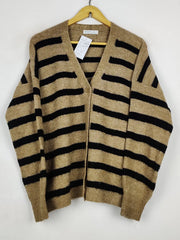 Buy online pre-used pre-loved 100% authentic & Original branded Primark (LS-18642) available in Pakistan. Top international brands avilable.