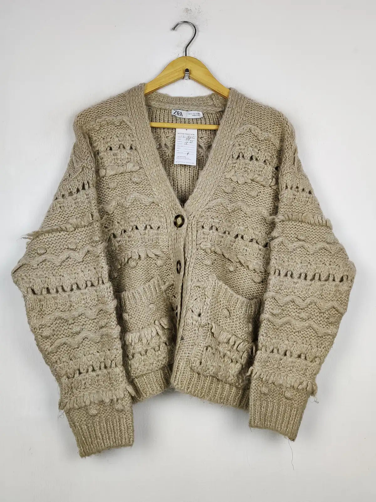 Buy online pre-used pre-loved 100% authentic & Original branded Zara (LS-18645) available in Pakistan. Top international brands avilable.