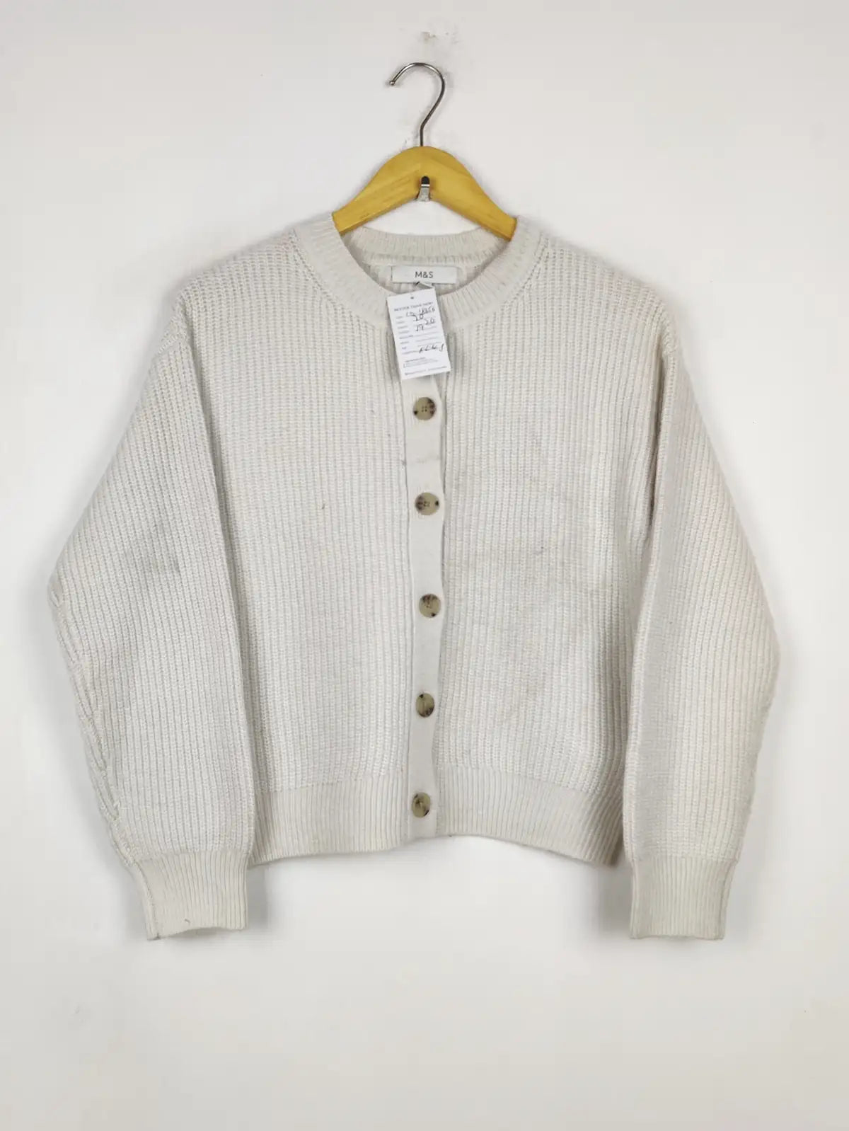 Buy online pre-used pre-loved 100% authentic & Original branded Marks & Spencer (LS-18656) available in Pakistan. Top international brands avilable.