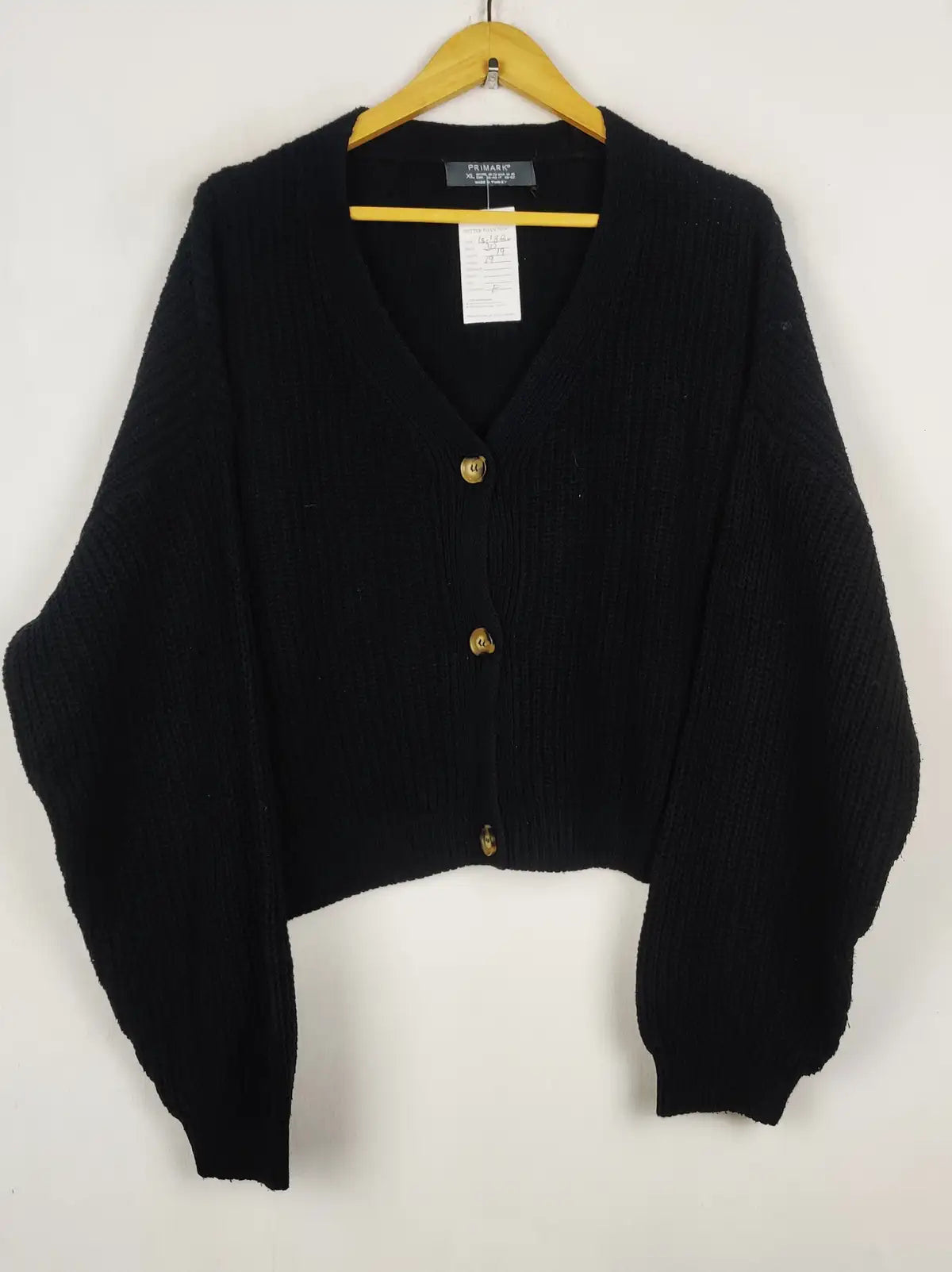 Buy online pre-used pre-loved 100% authentic & Original branded Primark (LS-18660) available in Pakistan. Top international brands avilable.