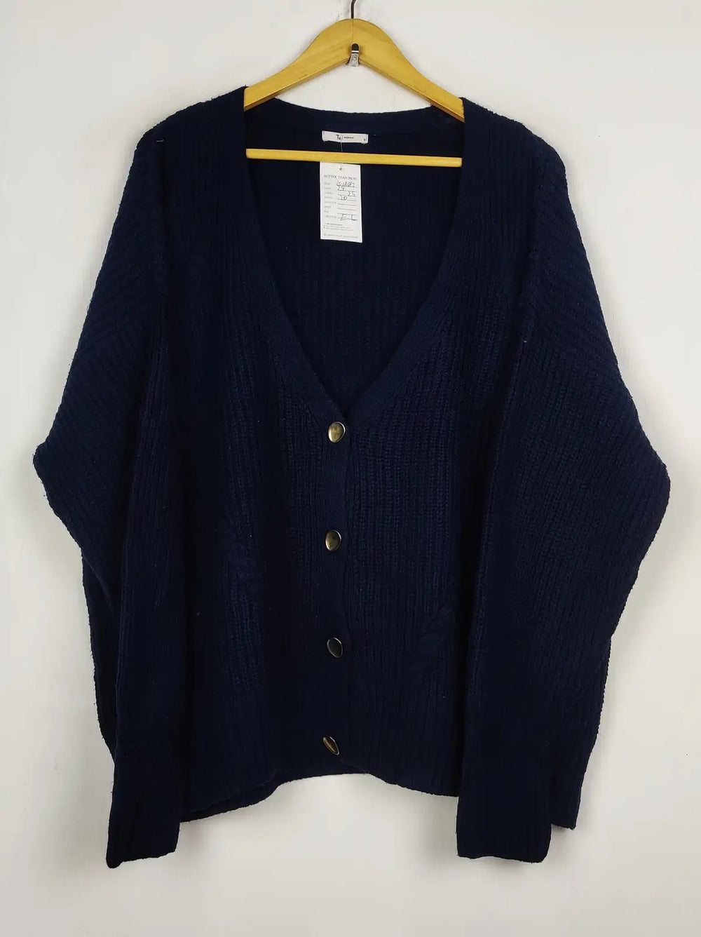 Buy online pre-used pre-loved 100% authentic & Original branded Tu (LS-18683) available in Pakistan. Top international brands avilable.