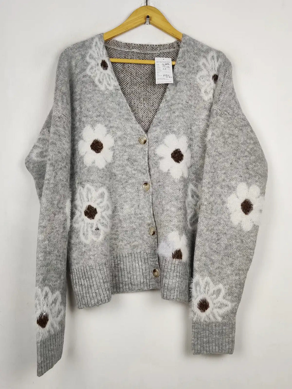 Buy online pre-used pre-loved 100% authentic & Original branded Unknown Brand (LS-18699) available in Pakistan. Top international brands avilable.