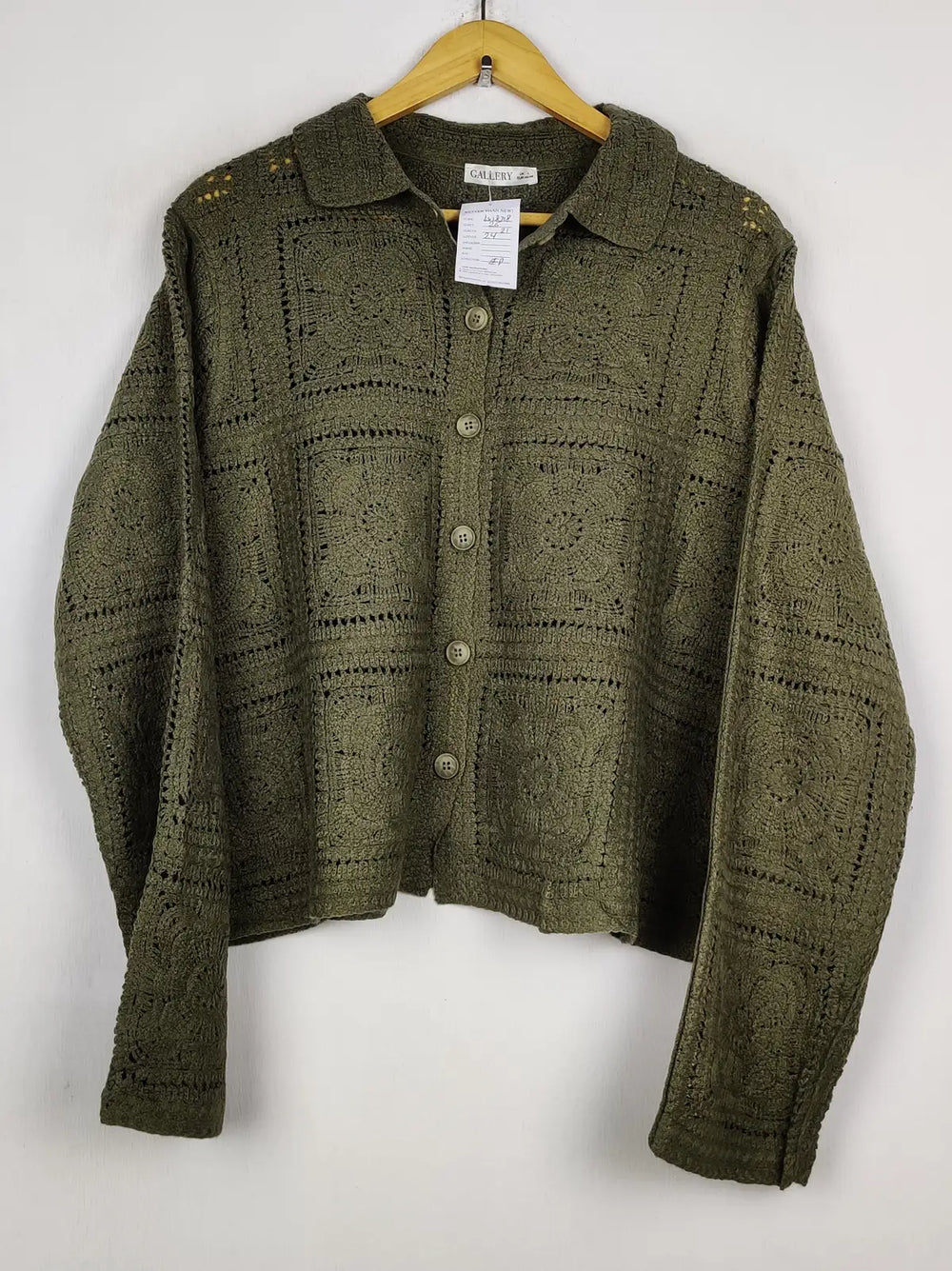 Buy online pre-used pre-loved 100% authentic & Original branded Gallery (LS-18718) available in Pakistan. Top international brands avilable.