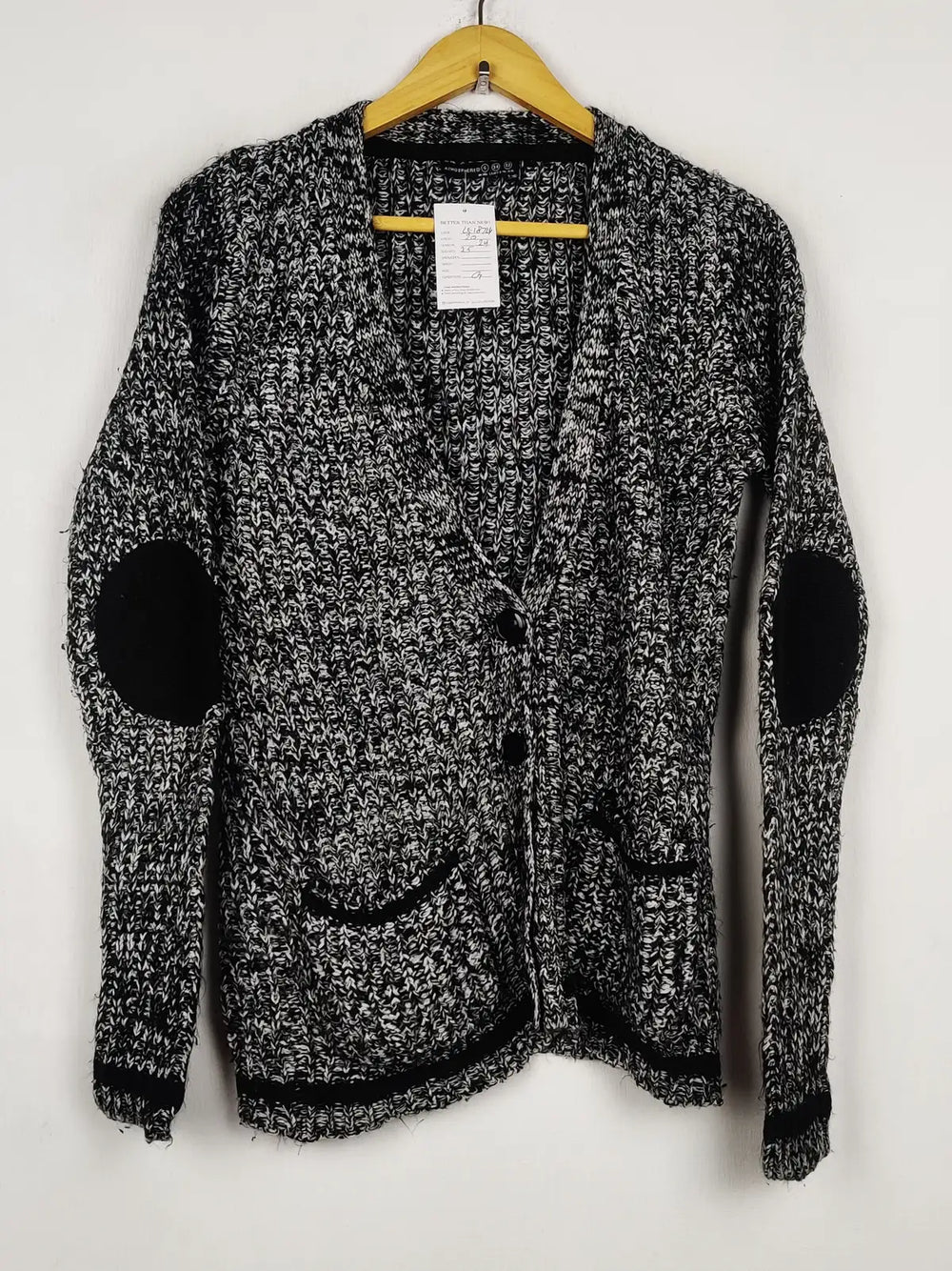 Buy online pre-used pre-loved 100% authentic & Original branded Atmosphere (LS-18724) available in Pakistan. Top international brands avilable.