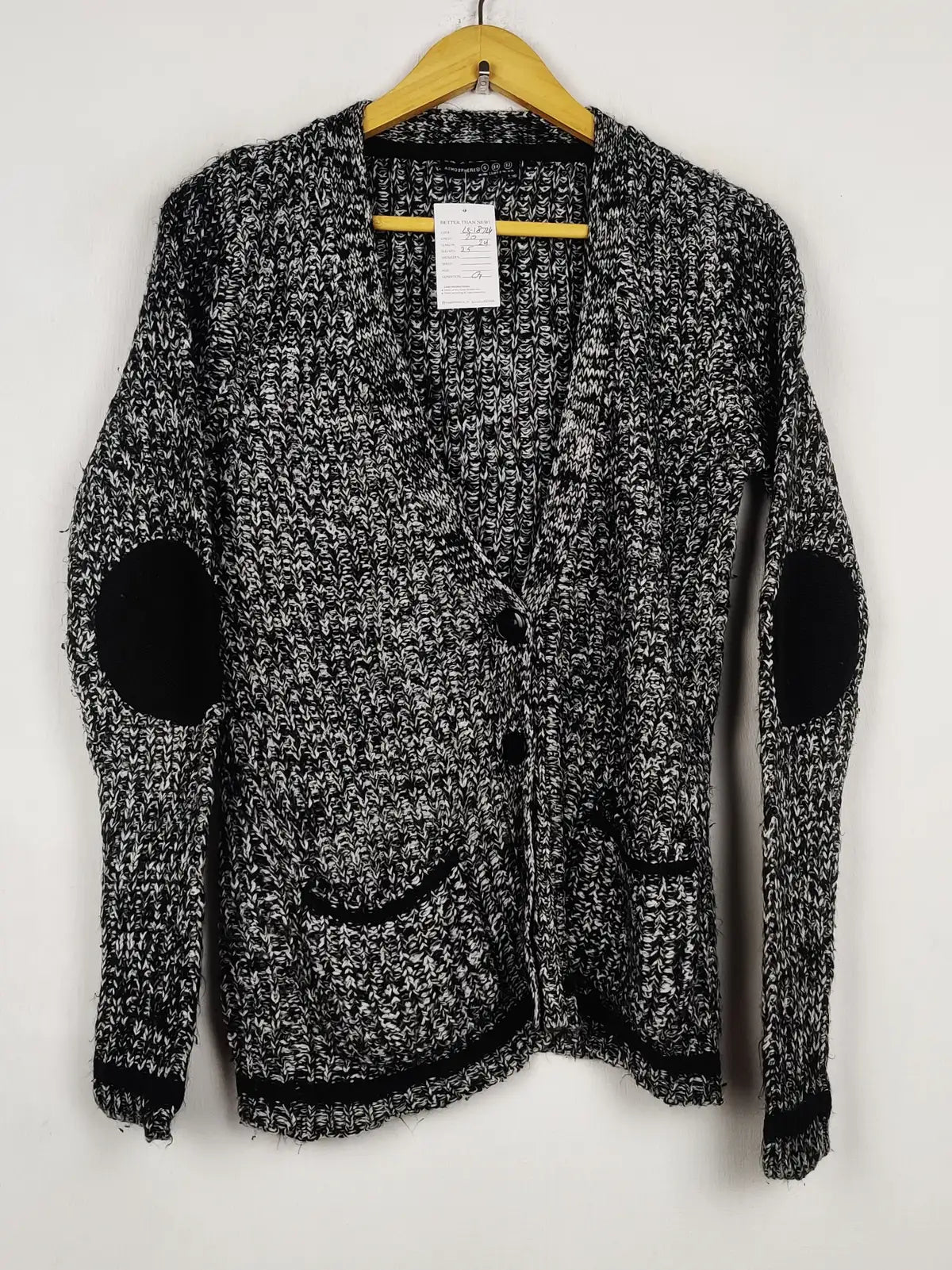 Buy online pre-used pre-loved 100% authentic & Original branded Atmosphere (LS-18724) available in Pakistan. Top international brands avilable.