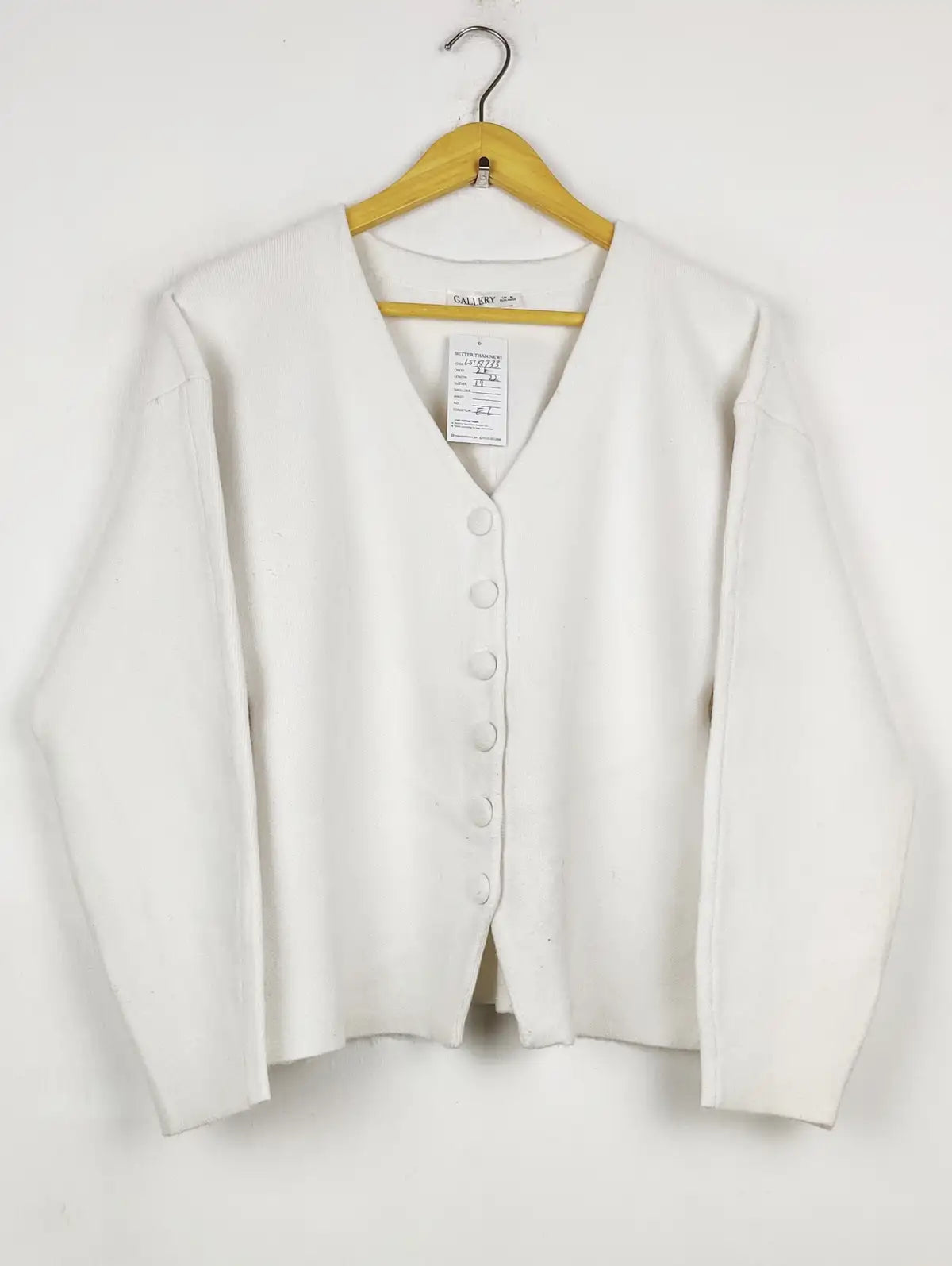 Buy online pre-used pre-loved 100% authentic & Original branded Gallery (LS-18733) available in Pakistan. Top international brands avilable.
