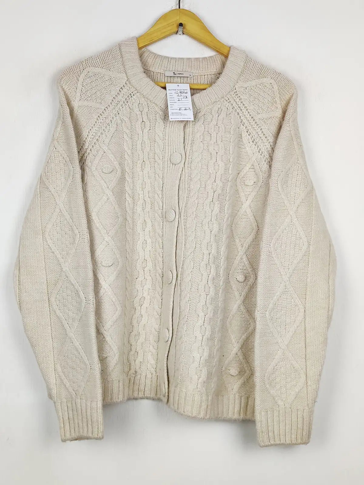 Buy online pre-used pre-loved 100% authentic & Original branded Tu (LS-18740) available in Pakistan. Top international brands avilable.