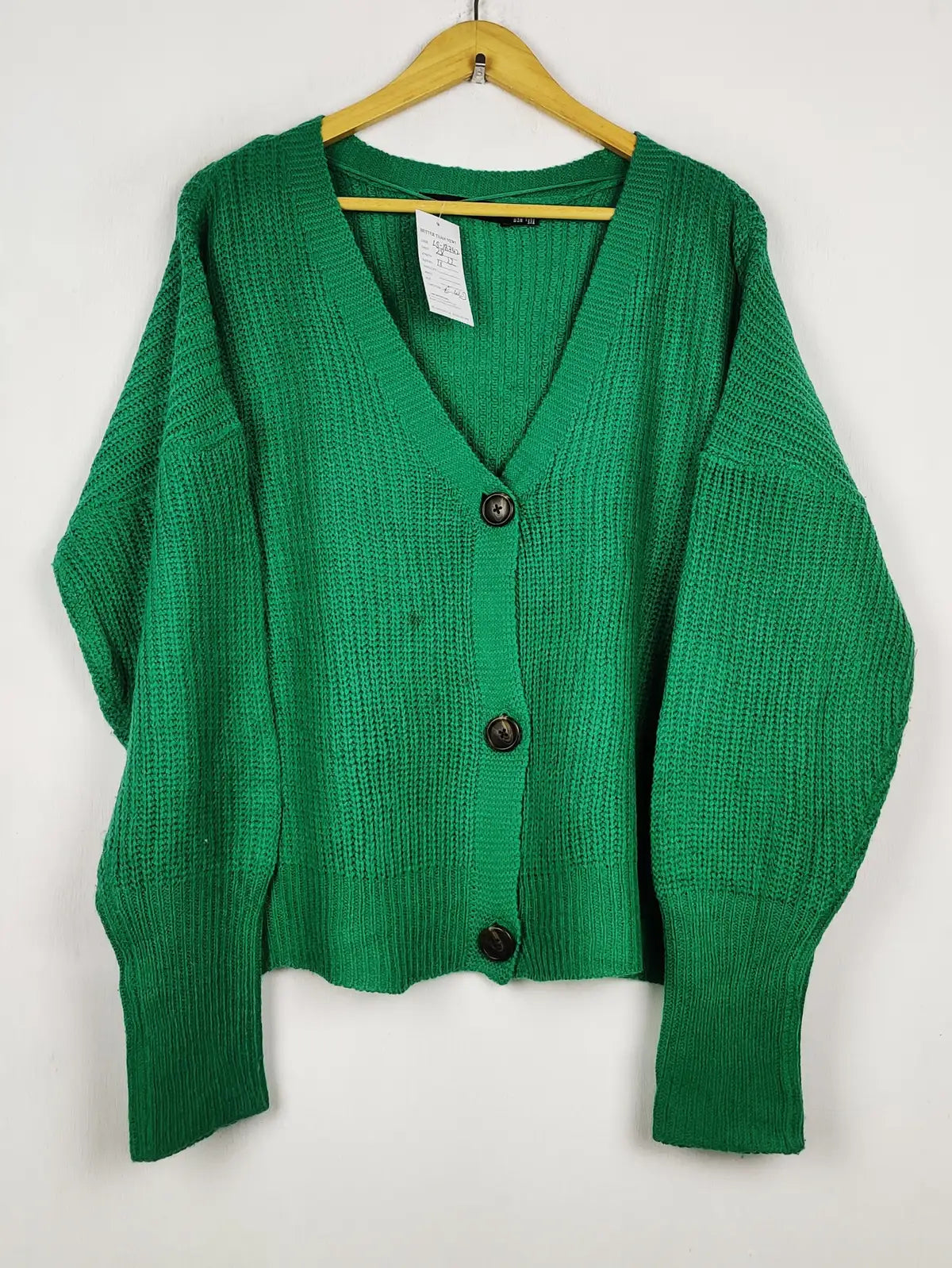 Buy online pre-used pre-loved 100% authentic & Original branded Vero Moda (LS-18742) available in Pakistan. Top international brands avilable.