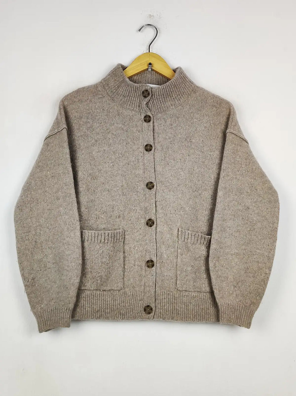 Buy online pre-used pre-loved 100% authentic & Original branded Fatface (LS-18743) available in Pakistan. Top international brands avilable.