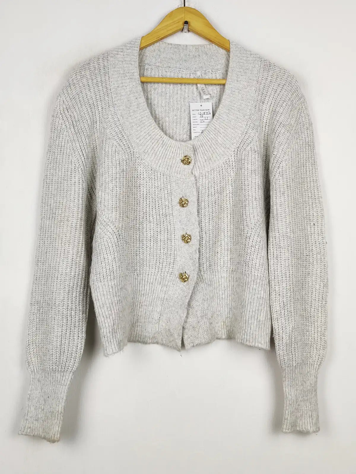 Buy online pre-used pre-loved 100% authentic & Original branded Gallery (LS-18754) available in Pakistan. Top international brands avilable.