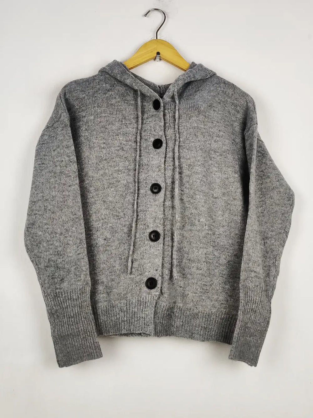Buy online pre-used pre-loved 100% authentic & Original branded Unknown Brand (LS-18755) available in Pakistan. Top international brands avilable.
