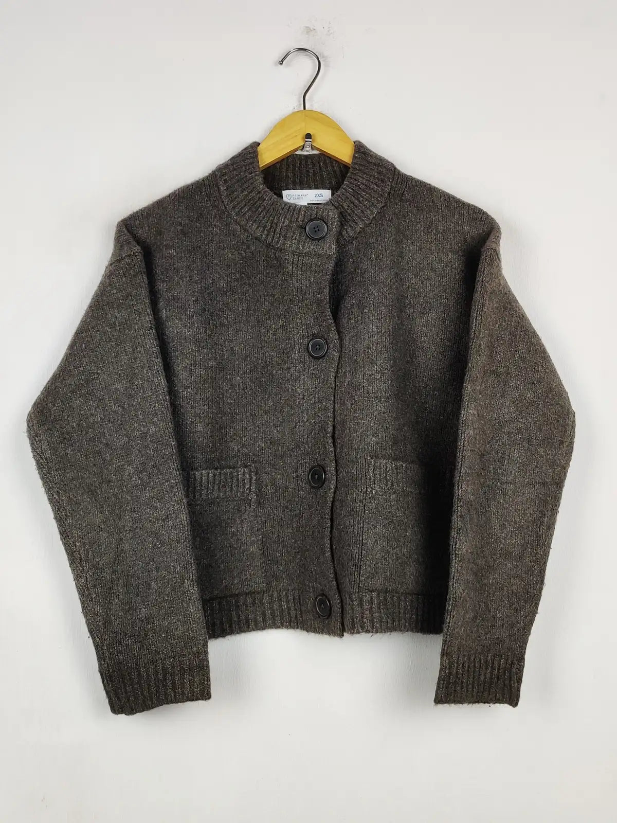 Buy online pre-used pre-loved 100% authentic & Original branded Primark (LS-18761) available in Pakistan. Top international brands avilable.