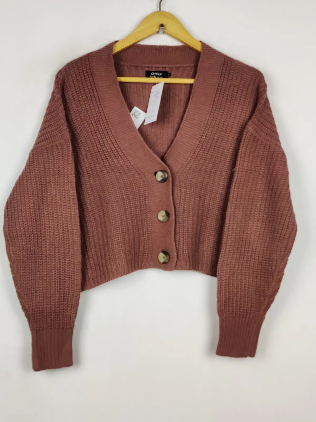 Buy online pre-used pre-loved 100% authentic & Original branded Only (LS-18771) available in Pakistan. Top international brands avilable.