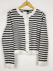 Buy online pre-used pre-loved 100% authentic & Original branded Unknown Brand (LS-18776) available in Pakistan. Top international brands avilable.