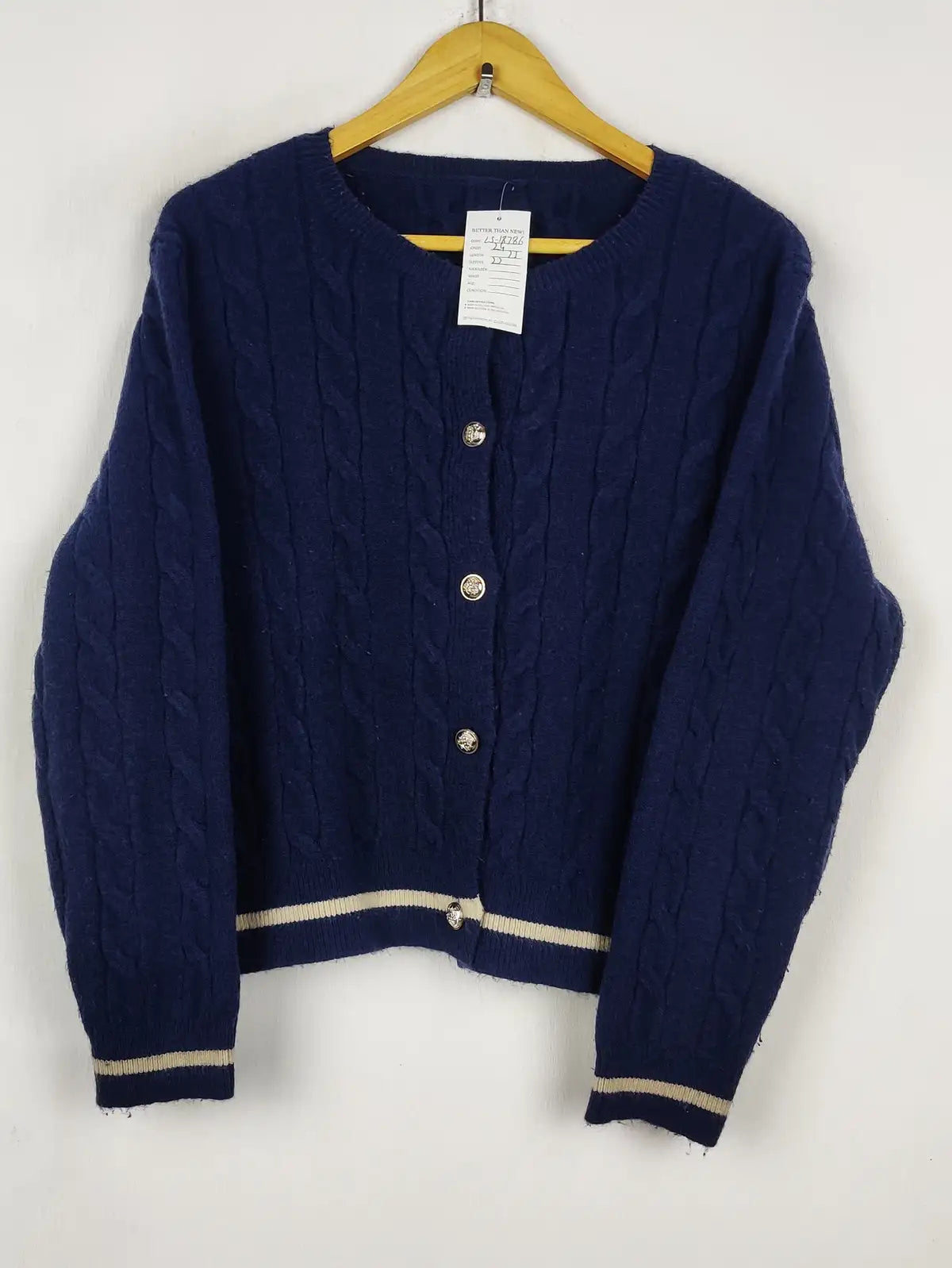 Buy online pre-used pre-loved 100% authentic & Original branded Unknown Brand (LS-18786) available in Pakistan. Top international brands avilable.