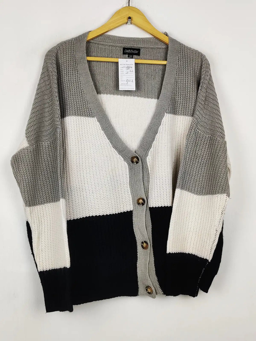Buy online pre-used pre-loved 100% authentic & Original branded Curve Wcw (LS-18814) available in Pakistan. Top international brands avilable.