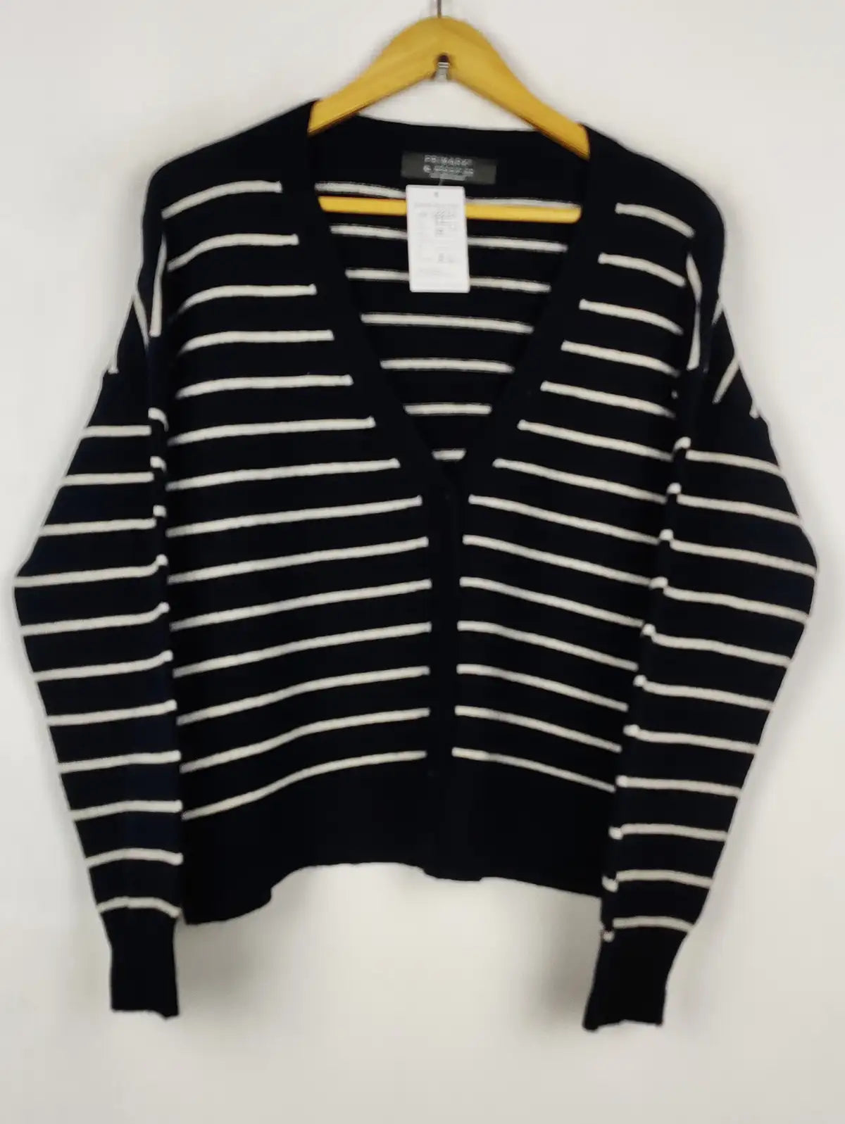 Buy online pre-used pre-loved 100% authentic & Original branded Primark (LS-18823) available in Pakistan. Top international brands avilable.