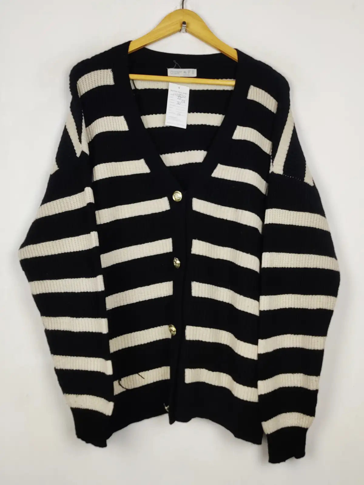 Buy online pre-used pre-loved 100% authentic & Original branded Primark (LS-18840) available in Pakistan. Top international brands avilable.