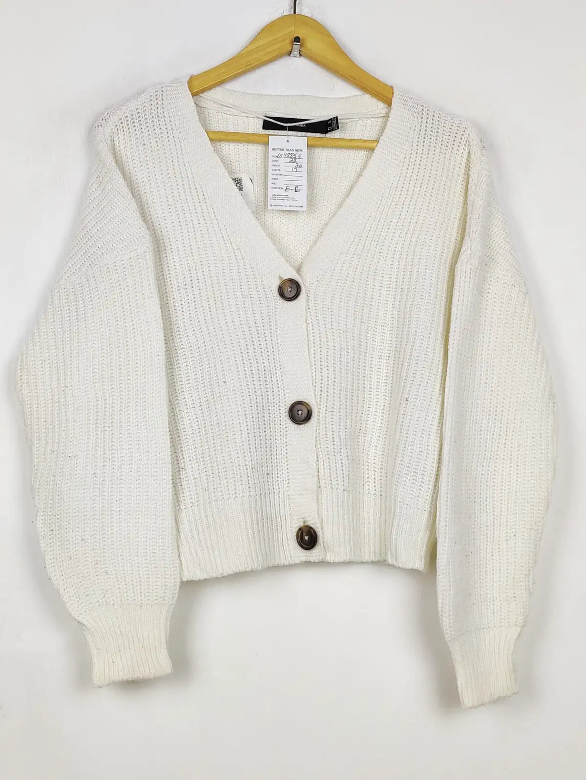 Buy online pre-used pre-loved 100% authentic & Original branded Vero Moda (LS-18855) available in Pakistan. Top international brands avilable.