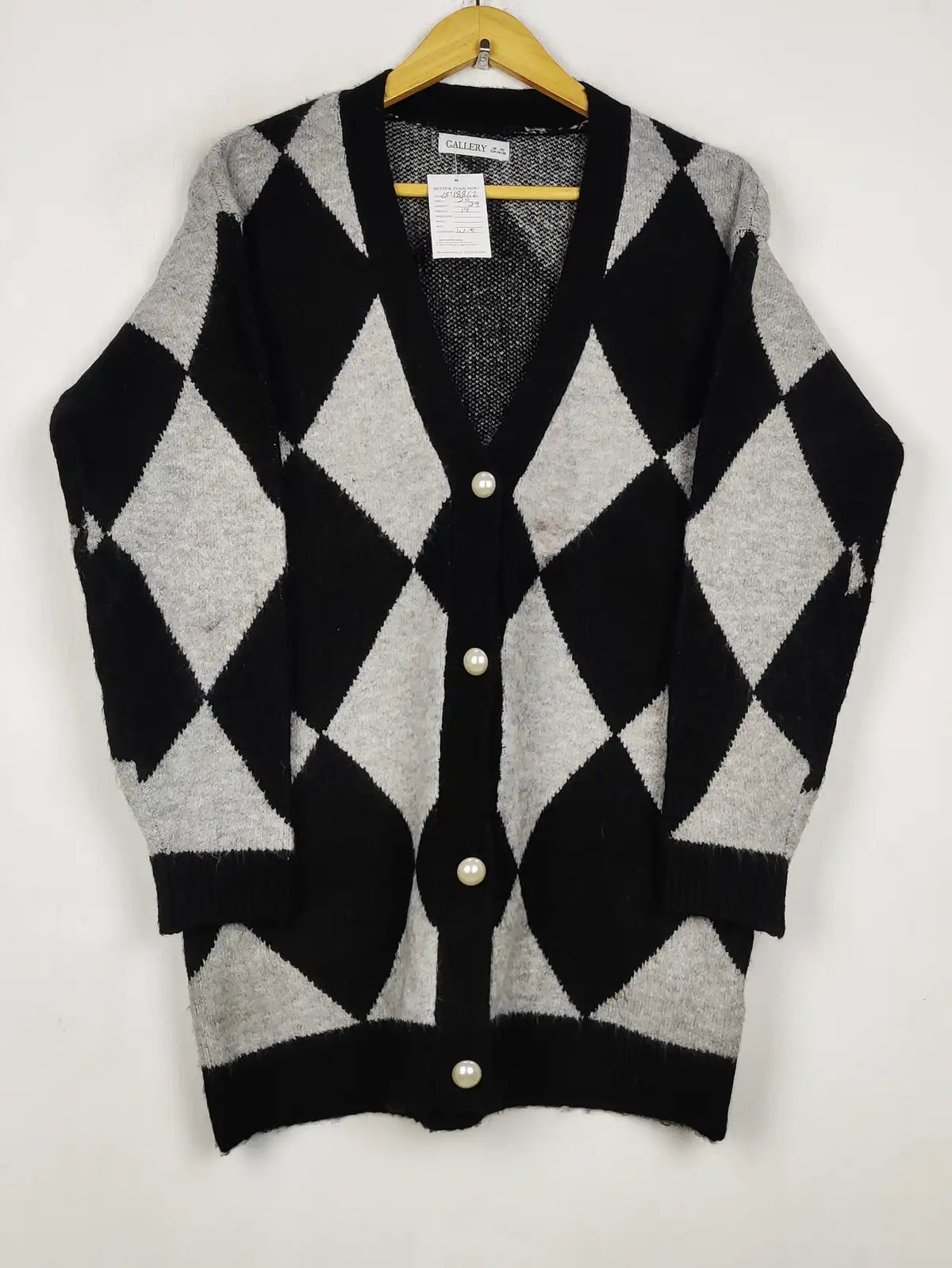 Buy online pre-used pre-loved 100% authentic & Original branded Gallery (LS-18862) available in Pakistan. Top international brands avilable.