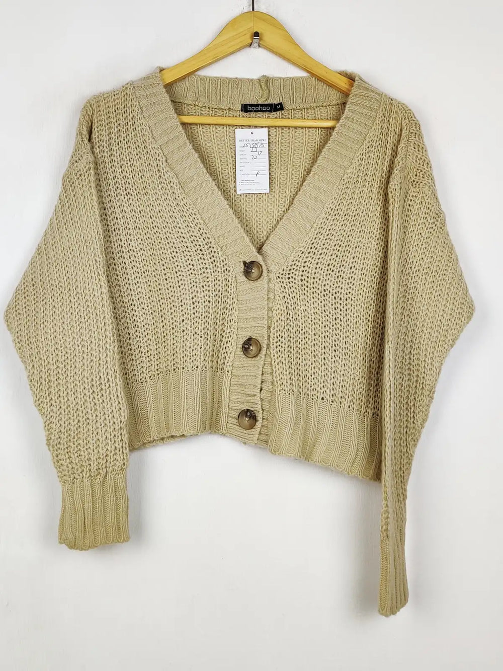 Buy online pre-used pre-loved 100% authentic & Original branded Boohoo (LS-18875) available in Pakistan. Top international brands avilable.