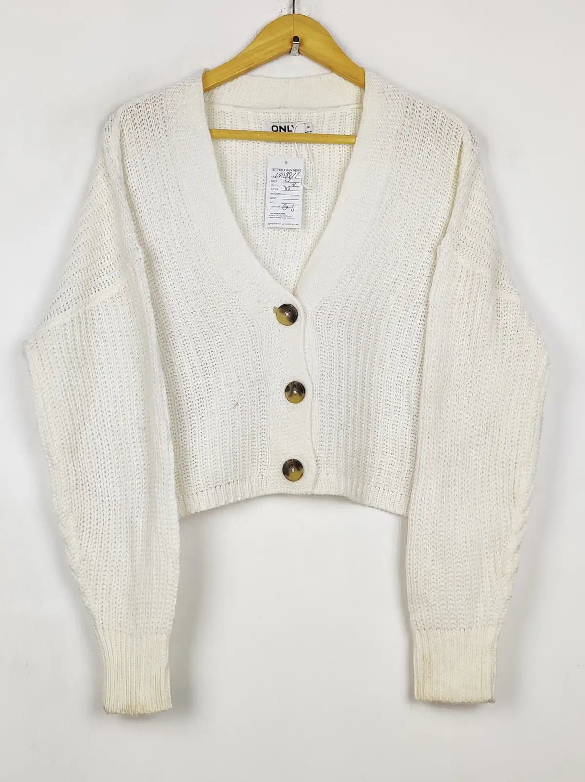 Buy online pre-used pre-loved 100% authentic & Original branded Only (LS-18877) available in Pakistan. Top international brands avilable.