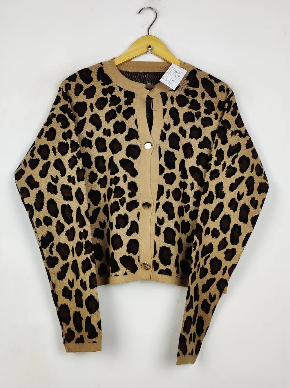 Buy online pre-used pre-loved 100% authentic & Original branded Unknown Brand (LS-18880) available in Pakistan. Top international brands avilable.
