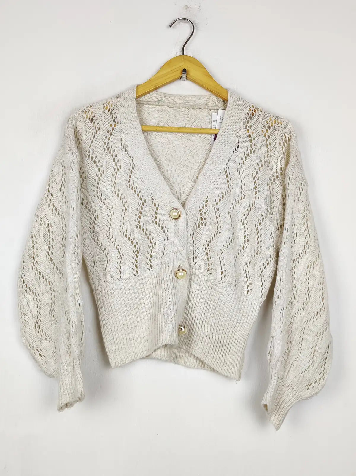 Buy online pre-used pre-loved 100% authentic & Original branded Unknown Brand (LS-18891) available in Pakistan. Top international brands avilable.
