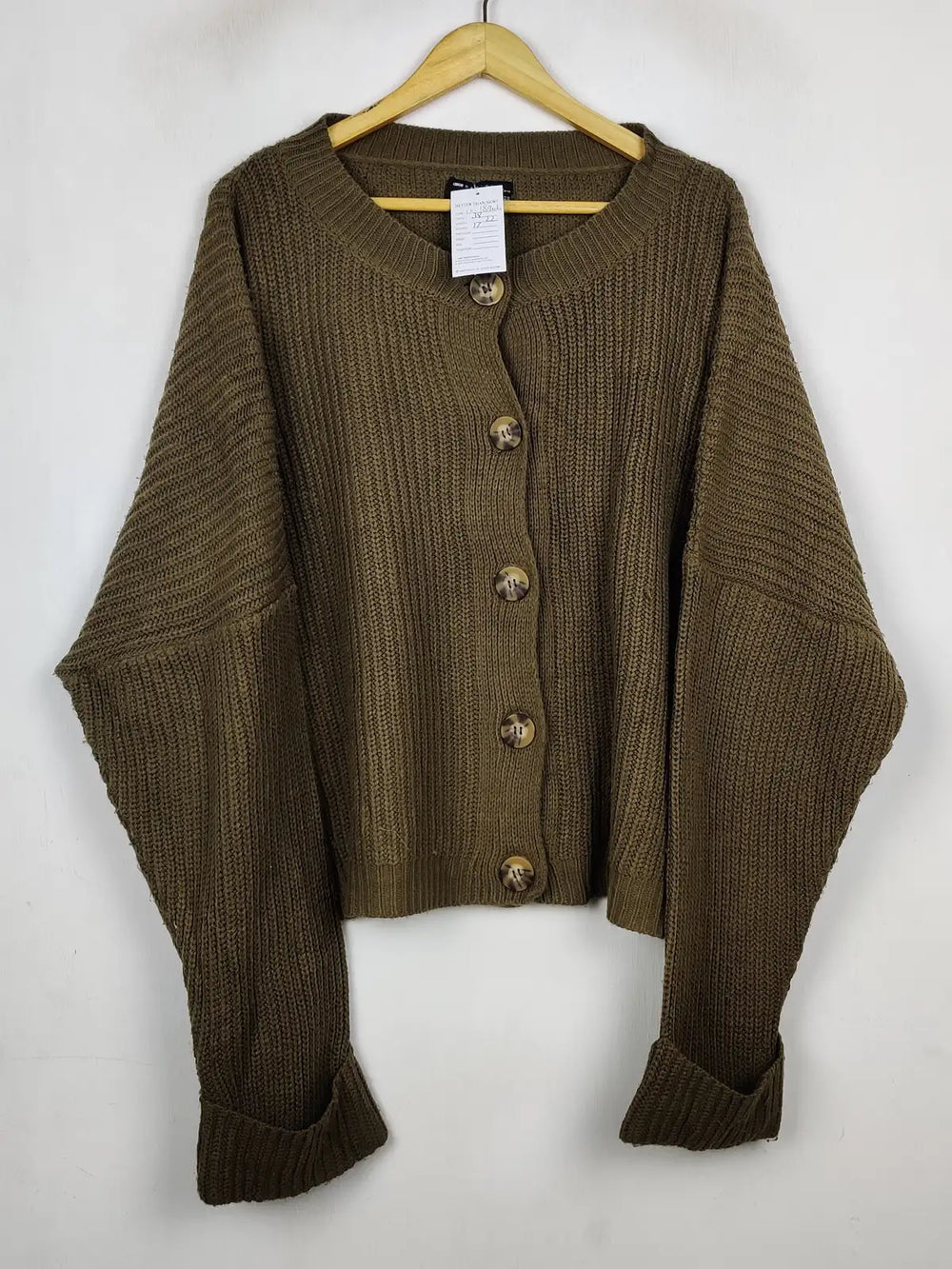 Buy online pre-used pre-loved 100% authentic & Original branded Asos (LS-18906) available in Pakistan. Top international brands avilable.
