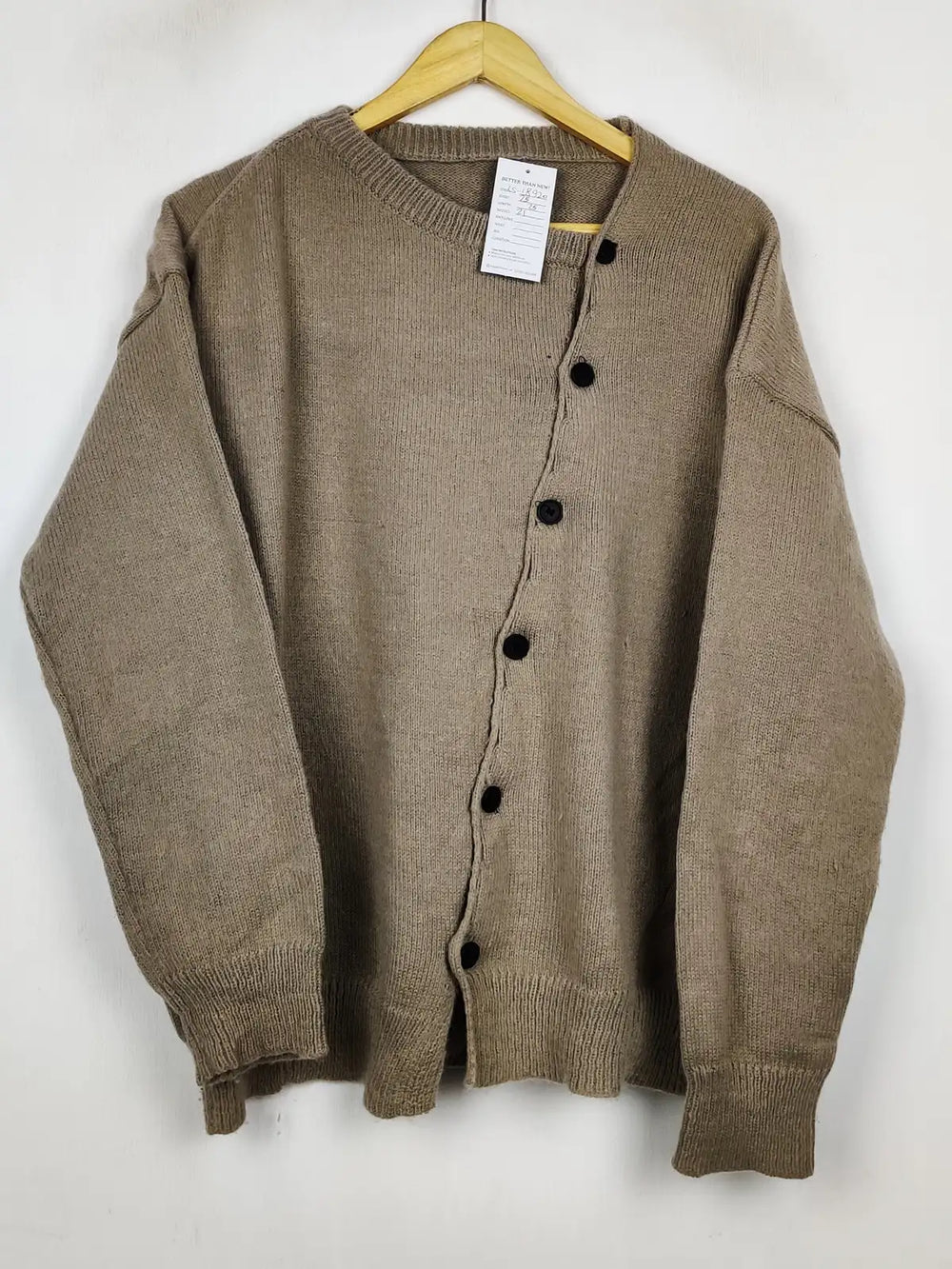 Buy online pre-used pre-loved 100% authentic & Original branded Unknown Brand (LS-18920) available in Pakistan. Top international brands avilable.