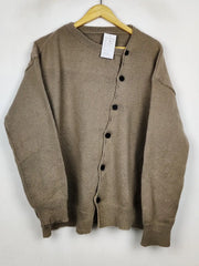 Buy online pre-used pre-loved 100% authentic & Original branded Unknown Brand (LS-18920) available in Pakistan. Top international brands avilable.