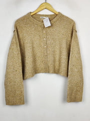 Buy online pre-used pre-loved 100% authentic & Original branded Pull&Bear (LS-18938) available in Pakistan. Top international brands avilable.