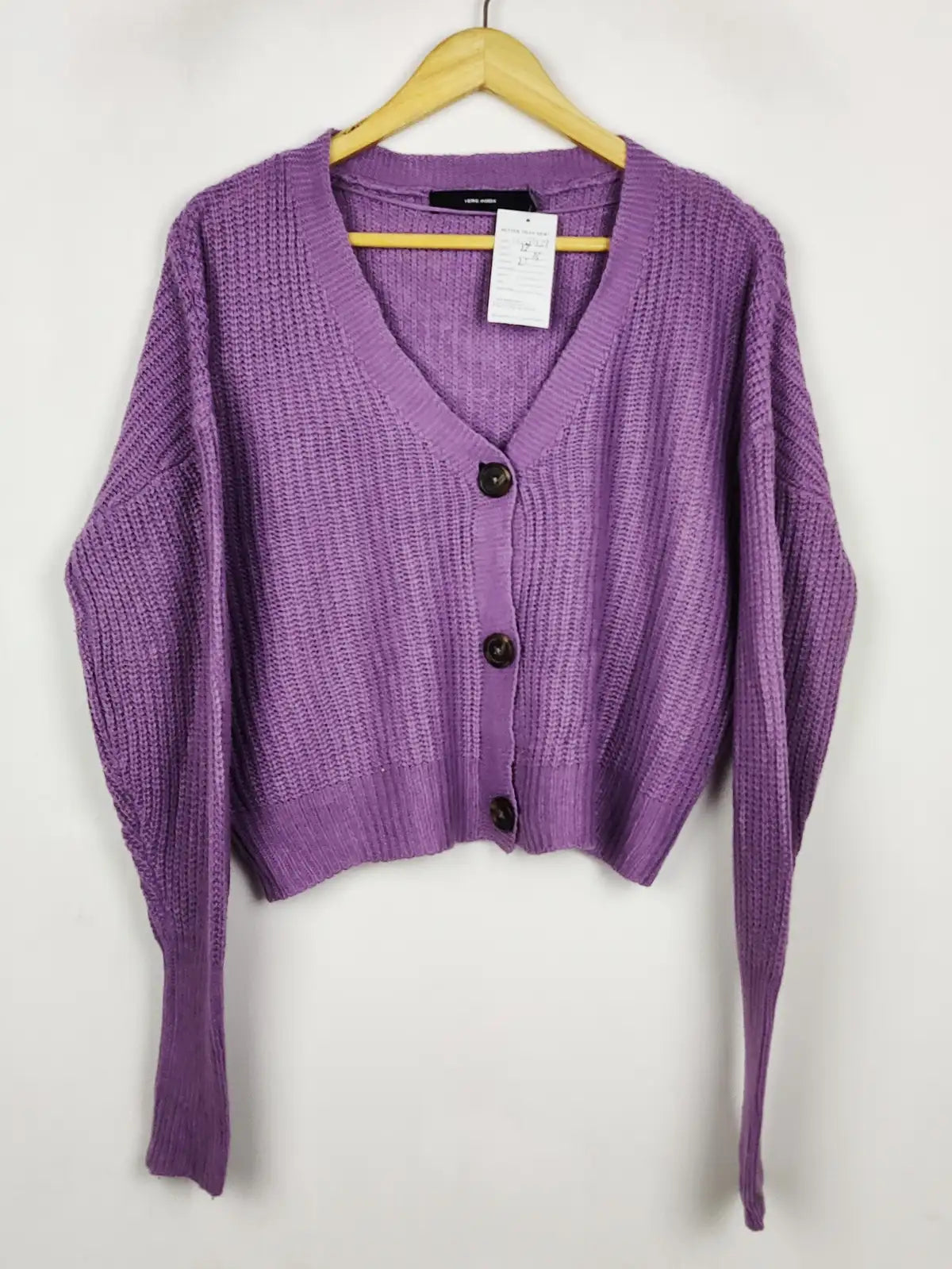 Buy online pre-used pre-loved 100% authentic & Original branded Vero Moda (LS-18939) available in Pakistan. Top international brands avilable.
