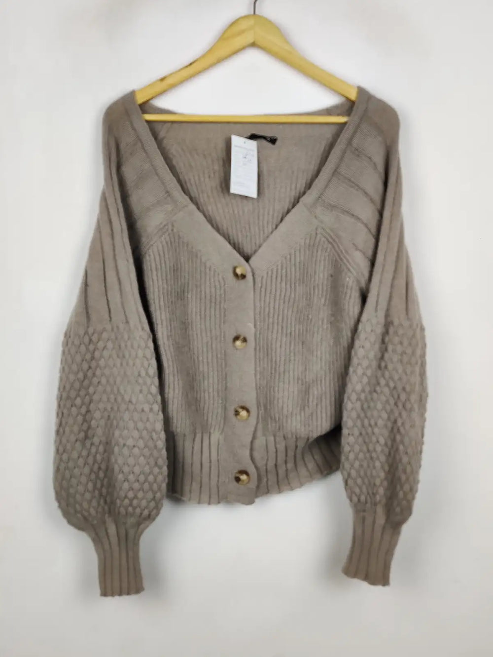 Buy online pre-used pre-loved 100% authentic & Original branded Shein (LS-18940) available in Pakistan. Top international brands avilable.