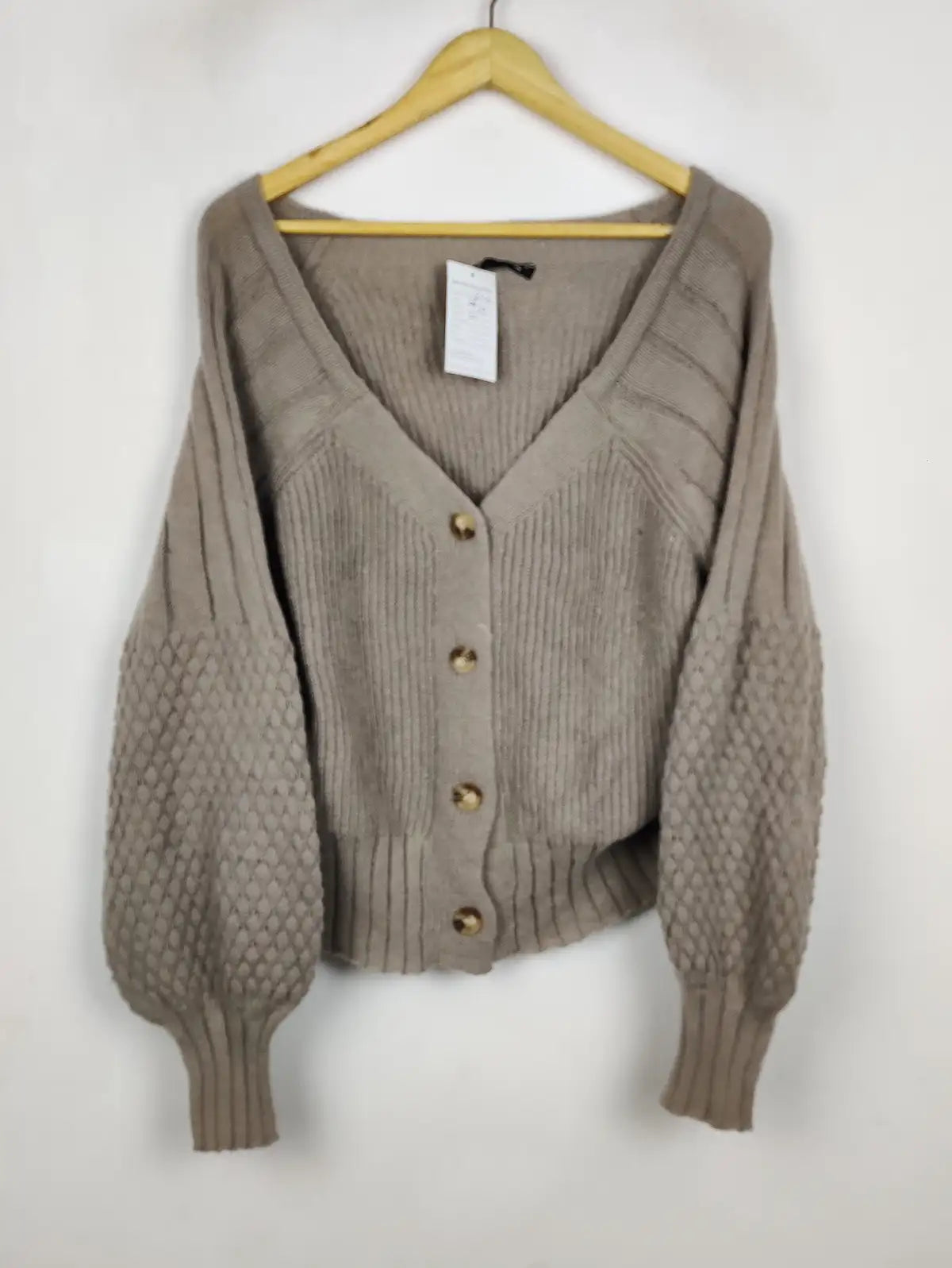 Buy online pre-used pre-loved 100% authentic & Original branded Shein (LS-18940) available in Pakistan. Top international brands avilable.
