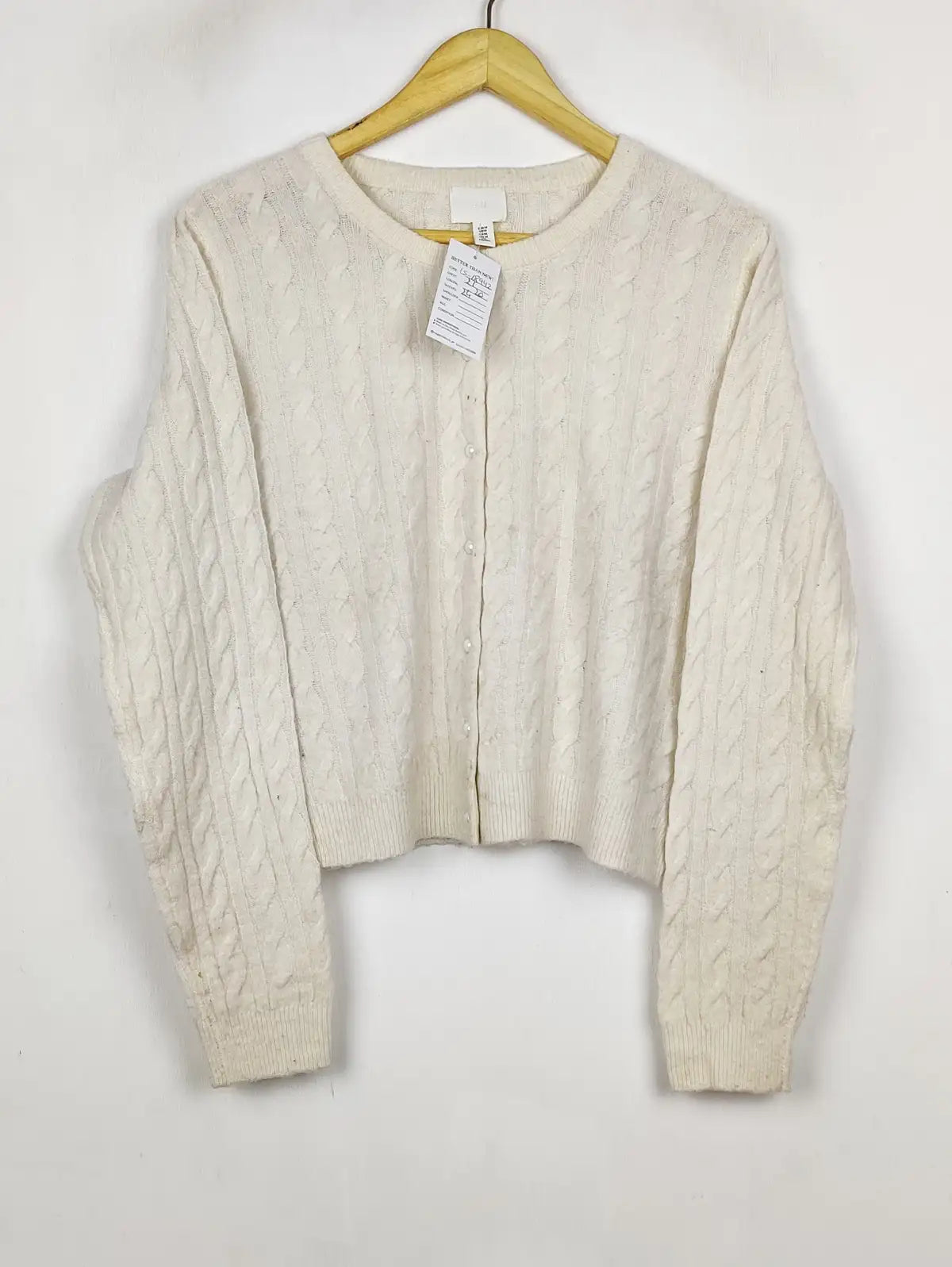 Buy online pre-used pre-loved 100% authentic & Original branded H&M (LS-18942) available in Pakistan. Top international brands avilable.