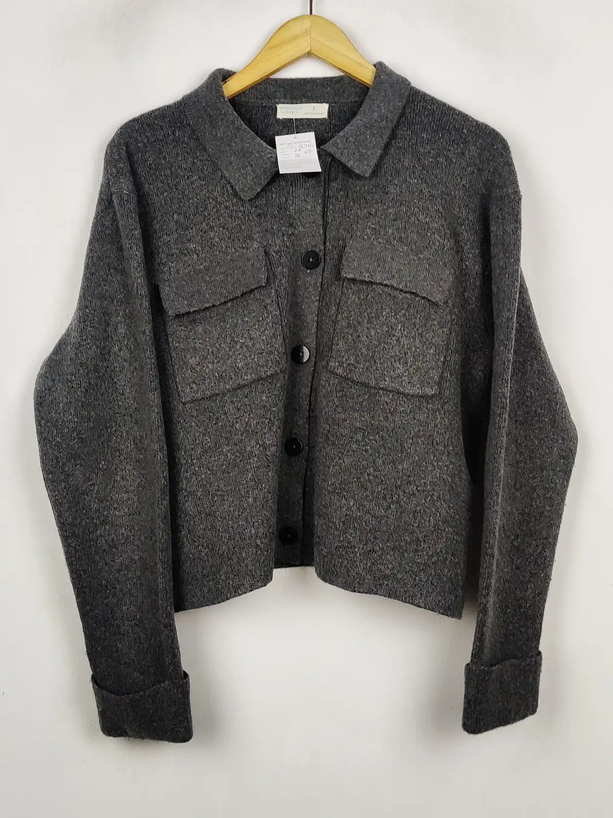 Buy online pre-used pre-loved 100% authentic & Original branded Primark (LS-18966) available in Pakistan. Top international brands avilable.