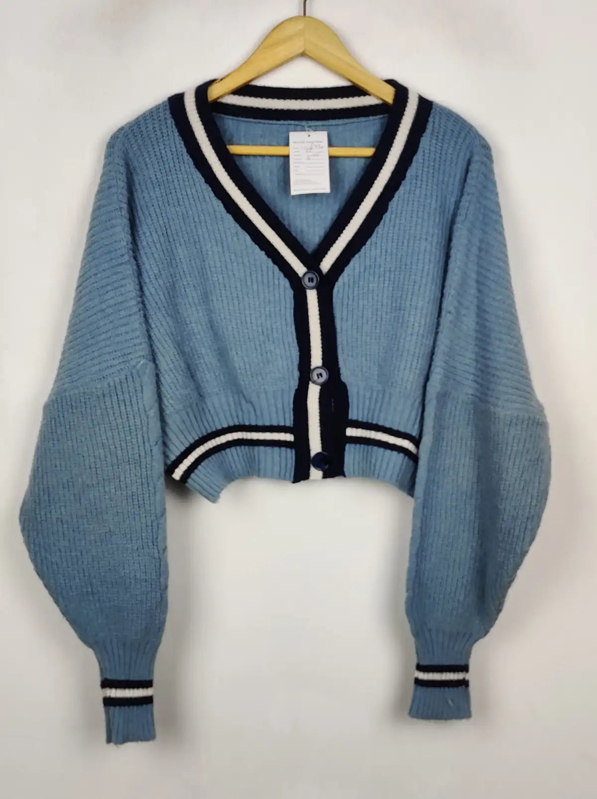 Buy online pre-used pre-loved 100% authentic & Original branded Unknown Brand (LS-18970) available in Pakistan. Top international brands avilable.