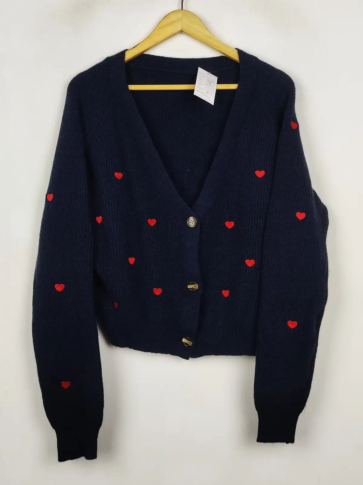 Buy online pre-used pre-loved 100% authentic & Original branded Unknown Brand (LS-18989) available in Pakistan. Top international brands avilable.