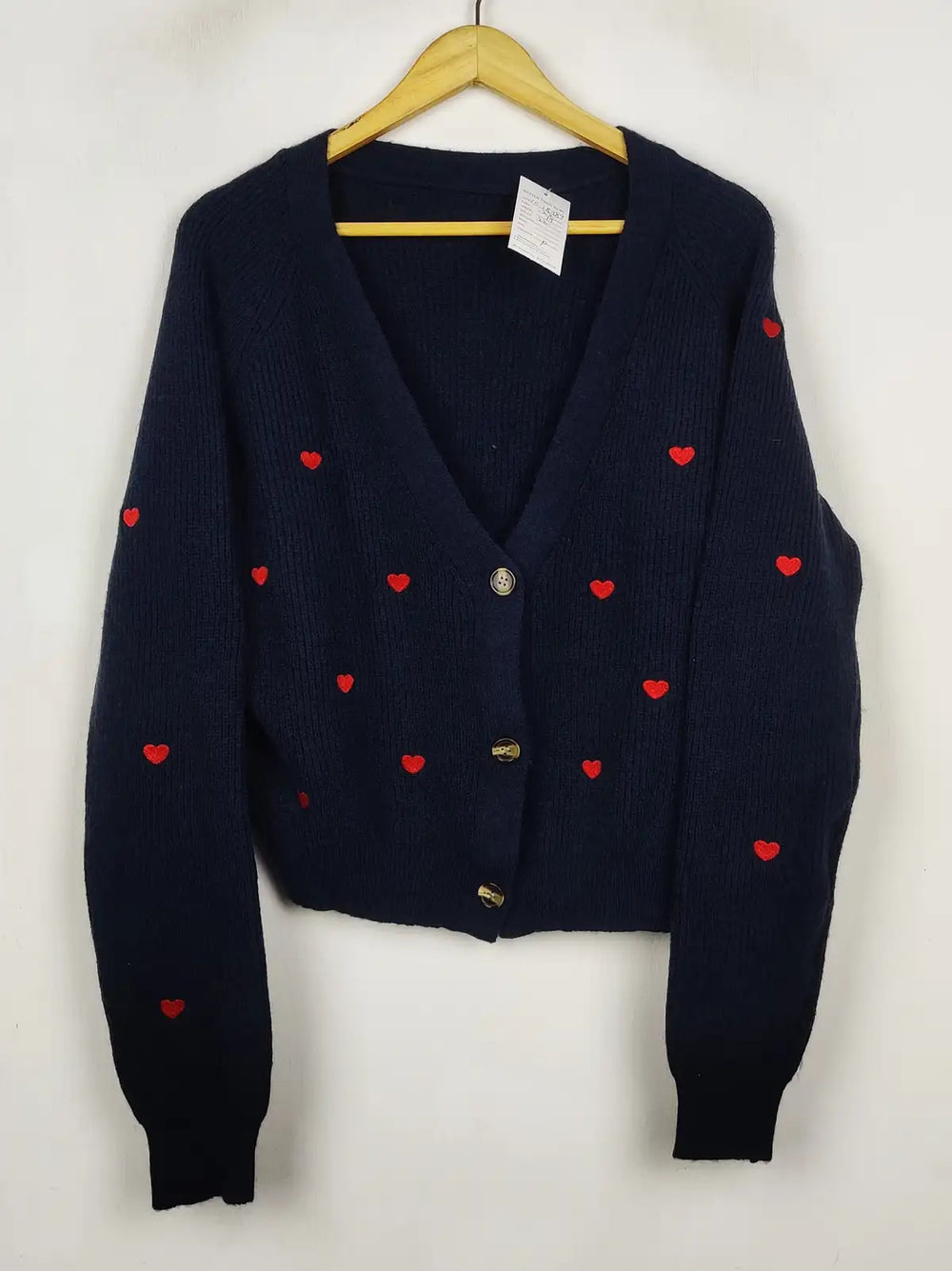 Buy online pre-used pre-loved 100% authentic & Original branded Unknown Brand (LS-18989) available in Pakistan. Top international brands avilable.