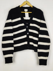 Buy online pre-used pre-loved 100% authentic & Original branded H&M (LS-18994) available in Pakistan. Top international brands avilable.