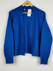Buy online pre-used pre-loved 100% authentic & Original branded Unknown Brand (LS-19026) available in Pakistan. Top international brands avilable.