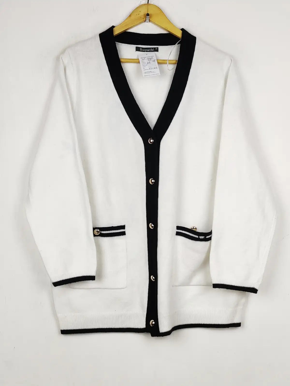 Buy online pre-used pre-loved 100% authentic & Original branded Bonmarche (LS-19035) available in Pakistan. Top international brands avilable.