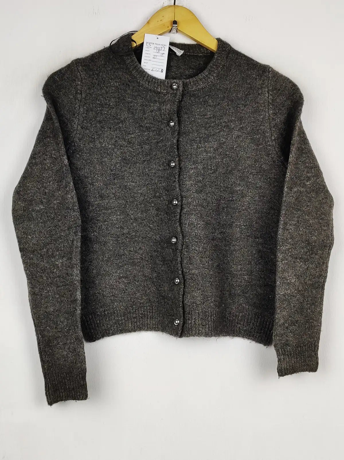 Buy online pre-used pre-loved 100% authentic & Original branded Zara (LS-19037) available in Pakistan. Top international brands avilable.