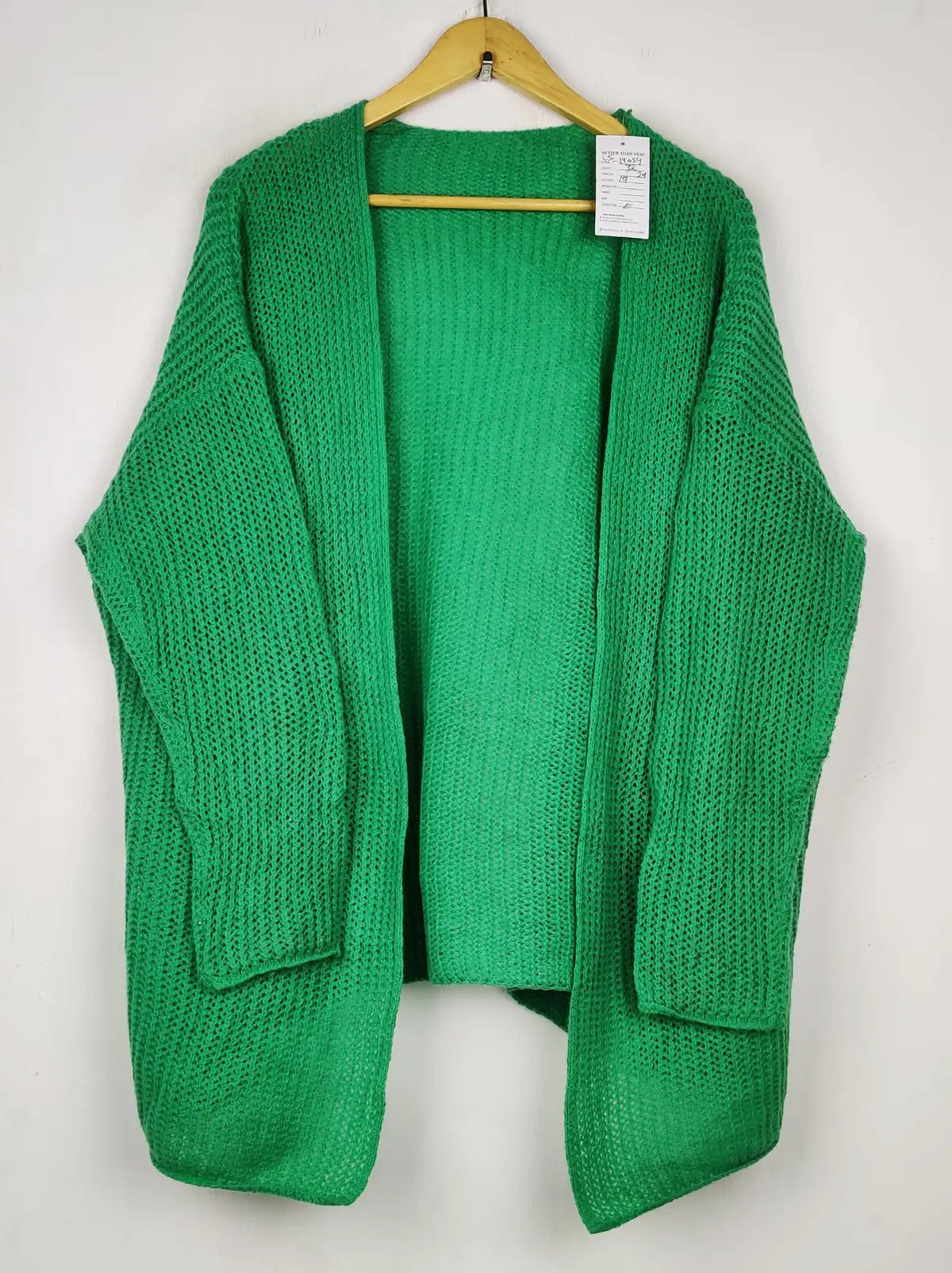 Buy online pre-used pre-loved 100% authentic & Original branded Unknown Brand (LS-19059) available in Pakistan. Top international brands avilable.