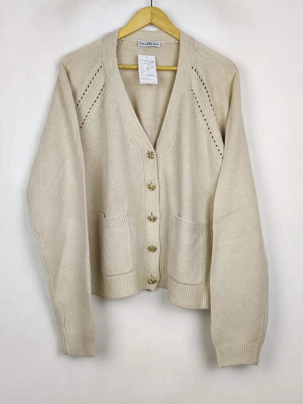 Buy online pre-used pre-loved 100% authentic & Original branded Gallery (LS-19093) available in Pakistan. Top international brands avilable.
