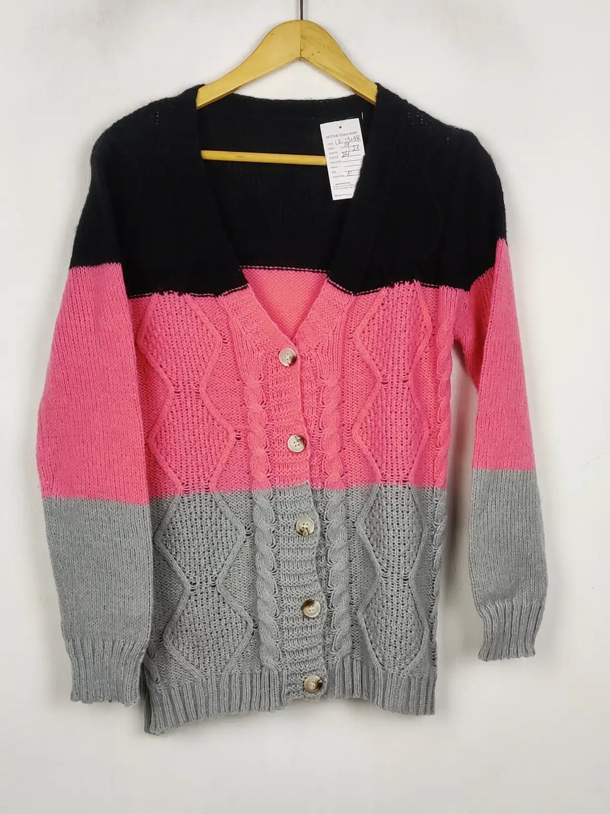 Buy online pre-used pre-loved 100% authentic & Original branded Unknown Brand (LS-19098) available in Pakistan. Top international brands avilable.